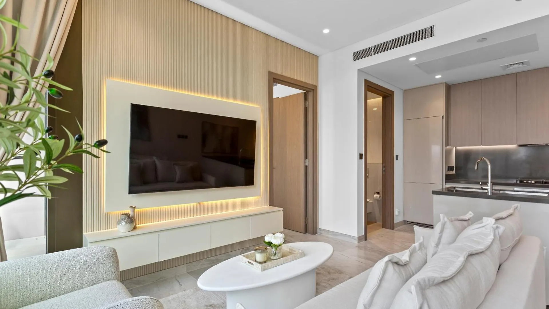 Sleek 1Bedroom With Burj Khalifa View In Peninsula Dubai