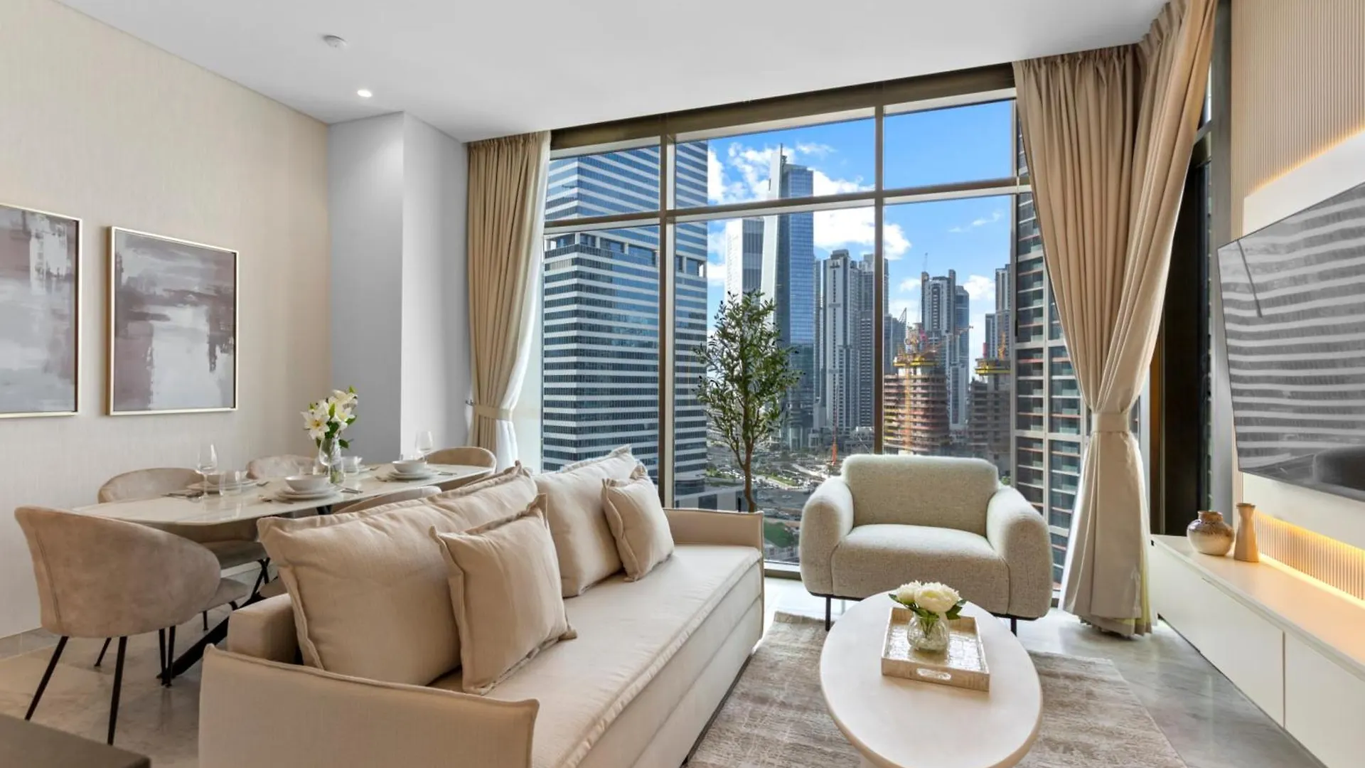 Sleek 1Bedroom With Burj Khalifa View In Peninsula Dubai