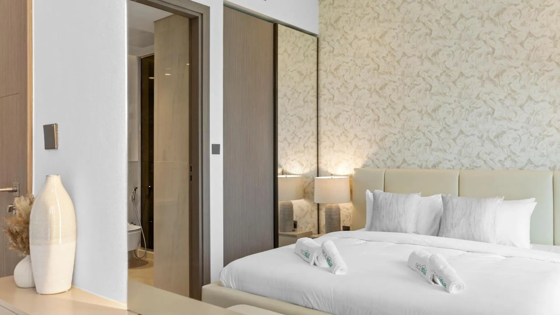 Apartment Sleek 1Bedroom With Burj Khalifa View In Peninsula Dubai United Arab Emirates